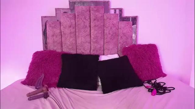 Image 8 of evelynaradia Stream on Chaturbate on 20 days ago