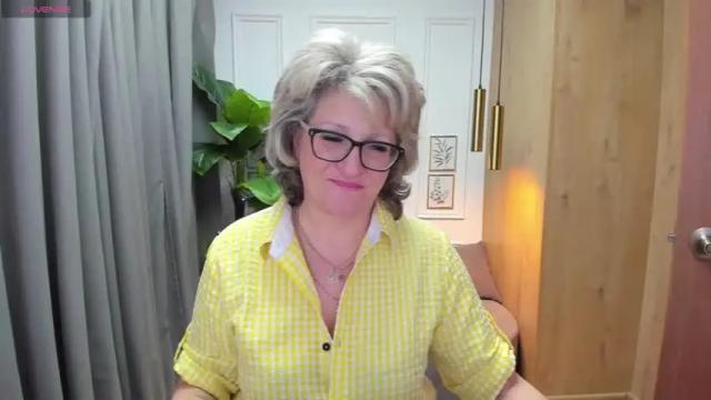 Image 12 of evelynblissful Stream on Chaturbate on 15 months ago