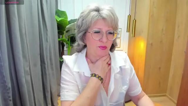 Image 2 of evelynblissful Stream on Chaturbate on 16 months ago