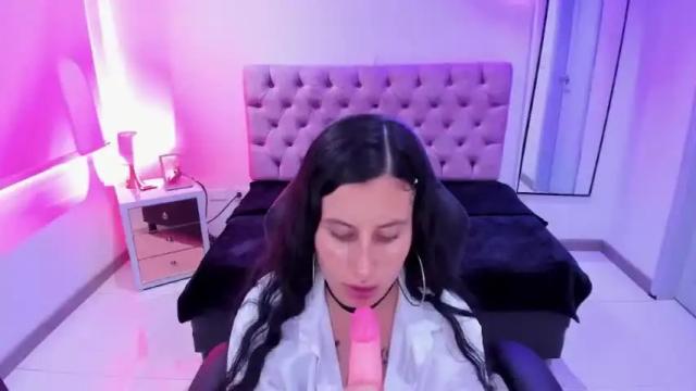 Image 10 of evelyndiaz_ Stream on Chaturbate on 17 months ago