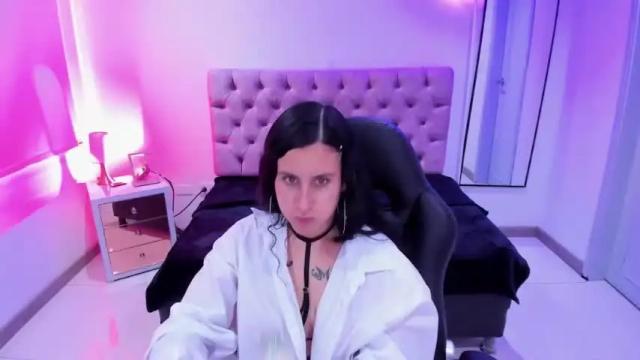 Image 3 of evelyndiaz_ Stream on Chaturbate on 17 months ago