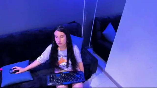 Image 2 of evelyndiaz_ Stream on Chaturbate on 17 months ago