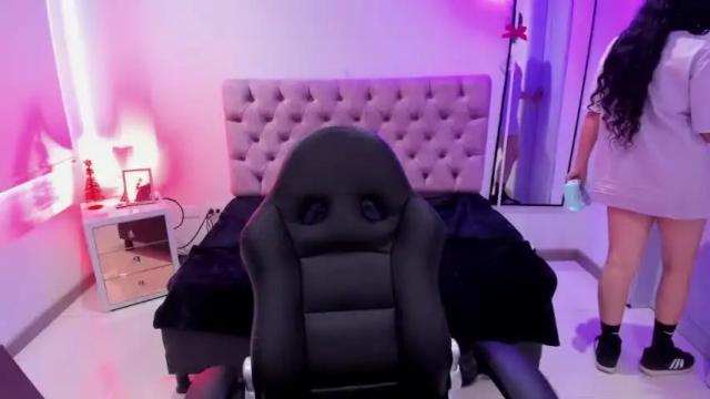 Image 6 of evelyndiaz_ Stream on Chaturbate on 17 months ago