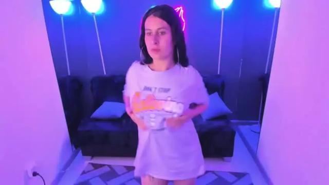 Image 8 of evelyndiaz_ Stream on Chaturbate on 16 months ago
