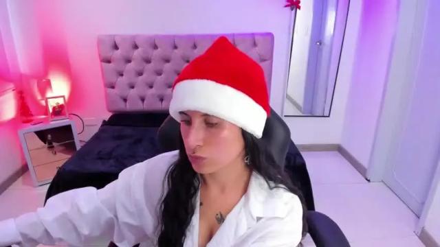 Image 3 of evelyndiaz_ Stream on Chaturbate on 16 months ago