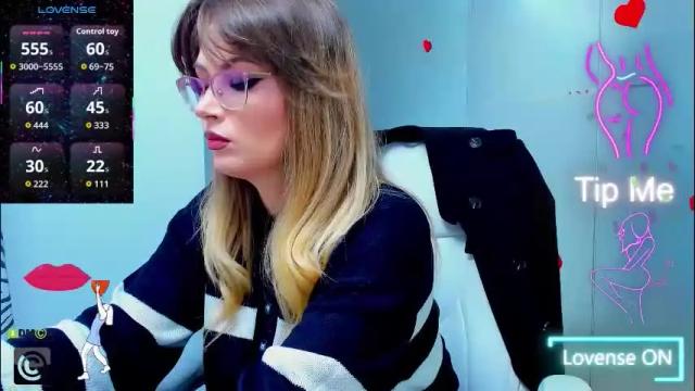 Image 4 of evelyne_rose Stream on Chaturbate on 2 days ago