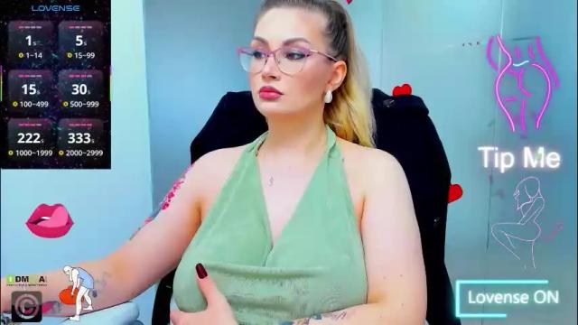 Image 2 of evelyne_rose Stream on Chaturbate on 1 day ago