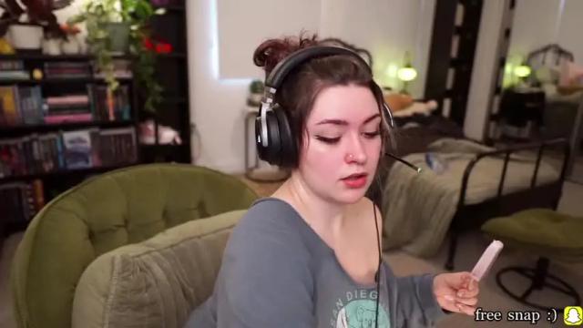 Thumbnail 1, evelynpiers's Stream at Chaturbate, 14 months ago