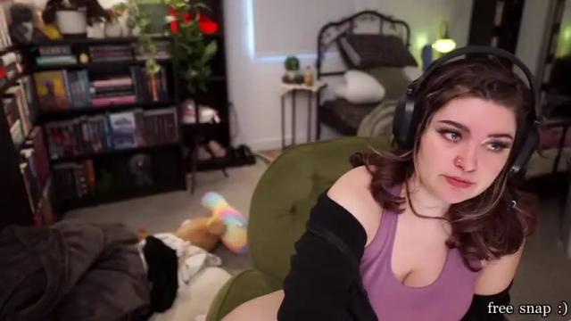 Thumbnail 1, evelynpiers's Stream at Chaturbate, 14 months ago
