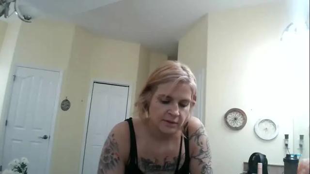 Image 4 of everleighlux Stream on Chaturbate on 6 months ago