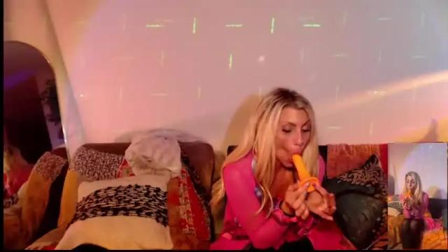 Image 11 of everythingsfukable Stream on Chaturbate on 17 months ago