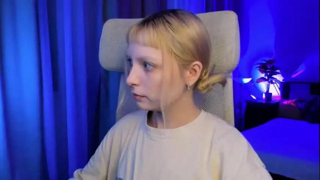 Image 3 of eves_eyes Stream on Chaturbate on 16 days ago