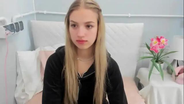 Image 10 of evettegold Stream on Chaturbate on 20 days ago