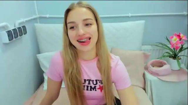 Image 10 of evettegold Stream on Chaturbate on 4 days ago