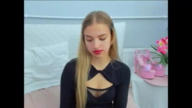 Image 6 of evettegold Stream on Chaturbate on 2 days ago