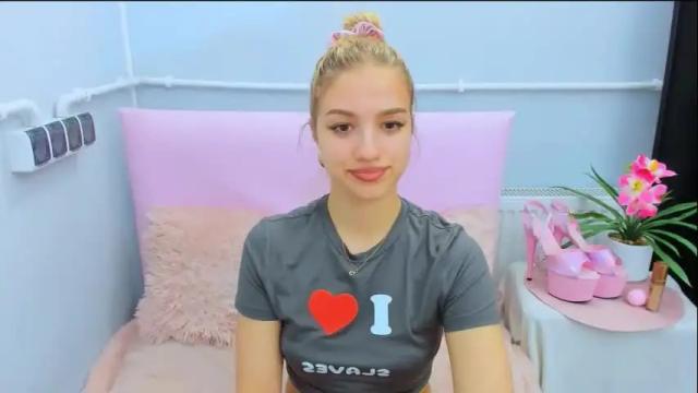 Image 10 of evettegold Stream on Chaturbate on 1 month ago