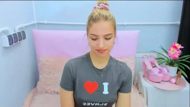 Image 8 of evettegold Stream on Chaturbate on 1 month ago