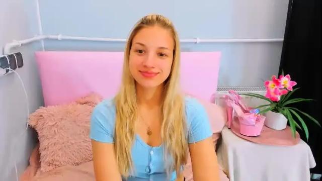 Image 6 of evettegold Stream on Chaturbate on 1 month ago