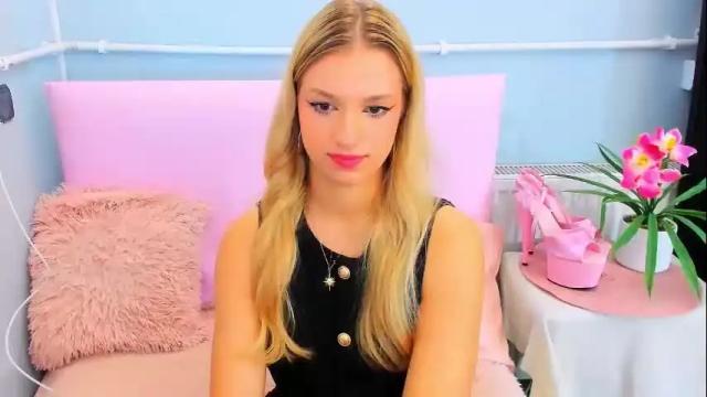 Image 6 of evettegold Stream on Chaturbate on 1 month ago