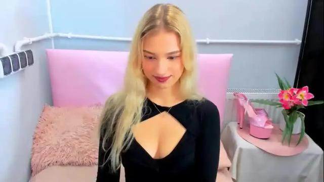 Image 6 of evettegold Stream on Chaturbate on 4 days ago