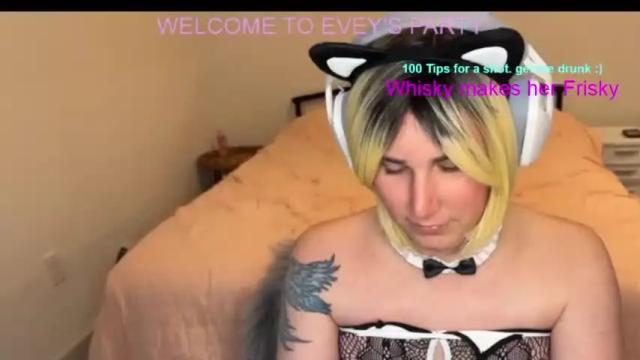 Image 2 of evey_envy Stream on Chaturbate on 13 months ago