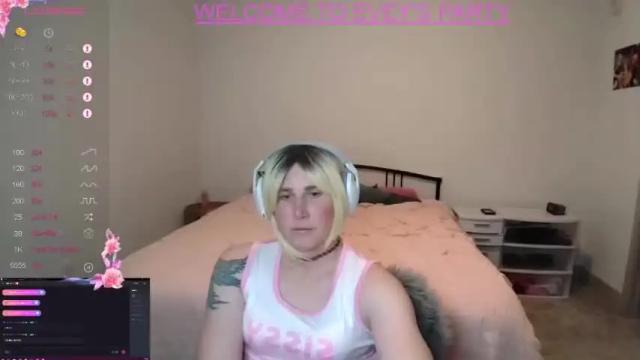 Image 7 of evey_envy Stream on Chaturbate on 13 months ago