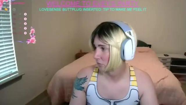 Image 3 of evey_envy Stream on Chaturbate on 18 months ago