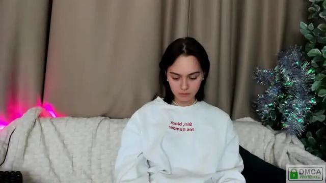 Image 6 of evi_wow Stream on Chaturbate on 16 months ago