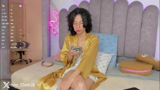 Image 8 of evie_clark_ Stream on Chaturbate on 2 months ago