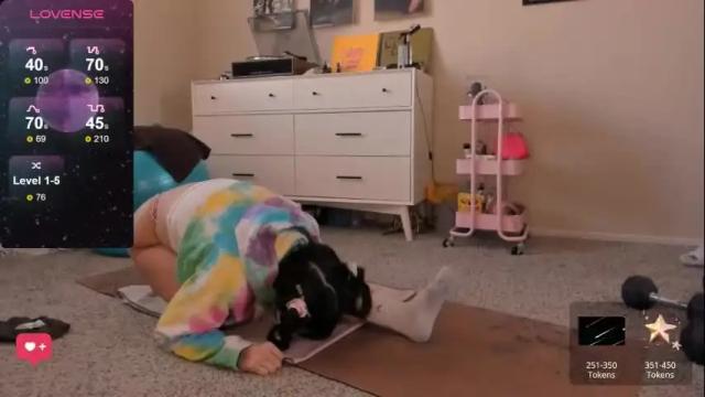 Image 2 of evie_luna Stream on Chaturbate on 1 month ago
