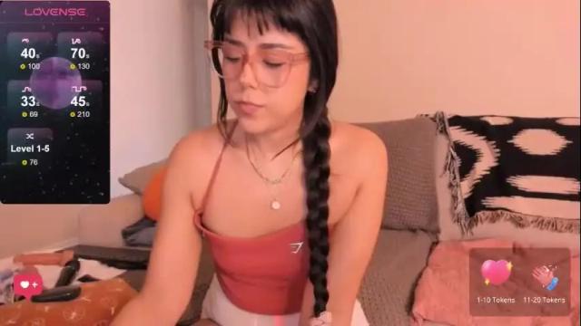 Image 3 of evie_luna Stream on Chaturbate on 19 days ago