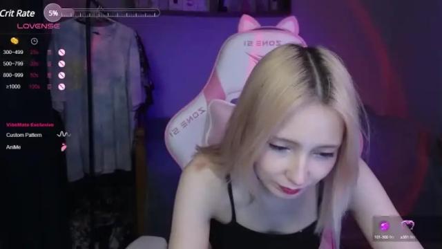 Image 2 of evie_rosen Stream on Chaturbate on 14 months ago