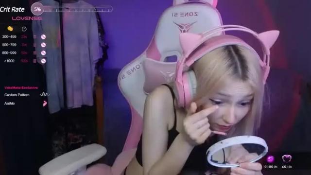 Image 7 of evie_rosen Stream on Chaturbate on 14 months ago
