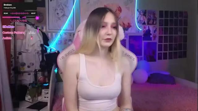 Image 6 of evie_rosen Stream on Chaturbate on 2 months ago