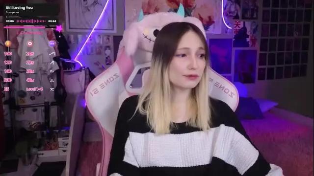 Image 4 of evie_rosen Stream on Chaturbate on 2 months ago