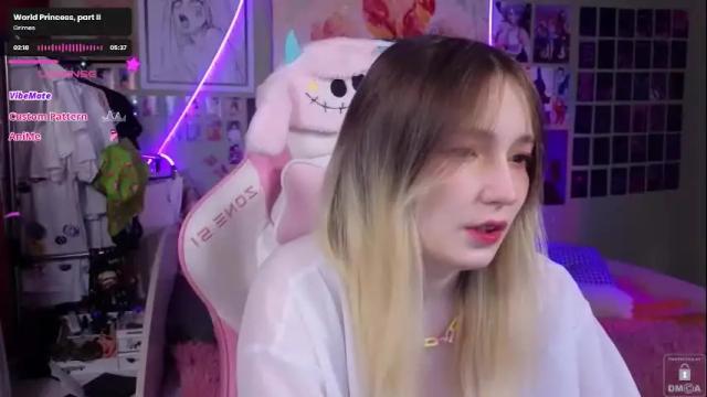 Image 3 of evie_rosen Stream on Chaturbate on 1 month ago