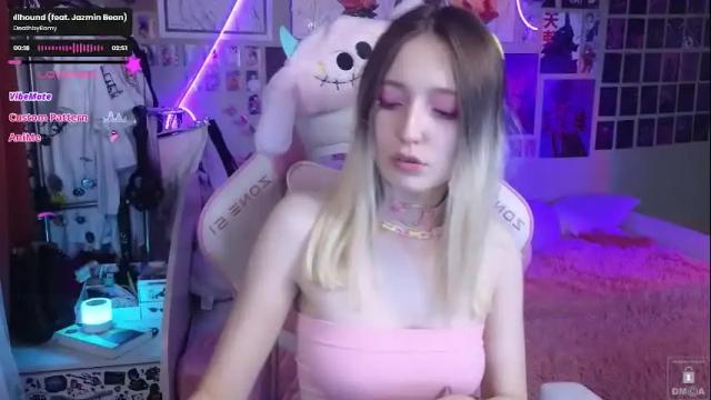 Image 11 of evie_rosen Stream on Chaturbate on 1 month ago