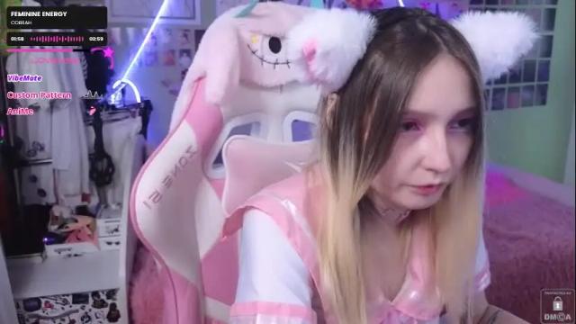 Image 11 of evie_rosen Stream on Chaturbate on 27 days ago