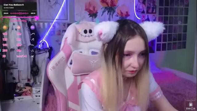 Image 3 of evie_rosen Stream on Chaturbate on 27 days ago