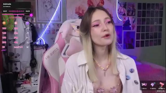 Image 4 of evie_rosen Stream on Chaturbate on 25 days ago