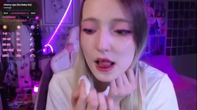 Image 2 of evie_rosen Stream on Chaturbate on 11 days ago