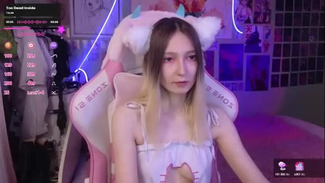 Image 4 of evie_rosen Stream on Chaturbate on 7 days ago