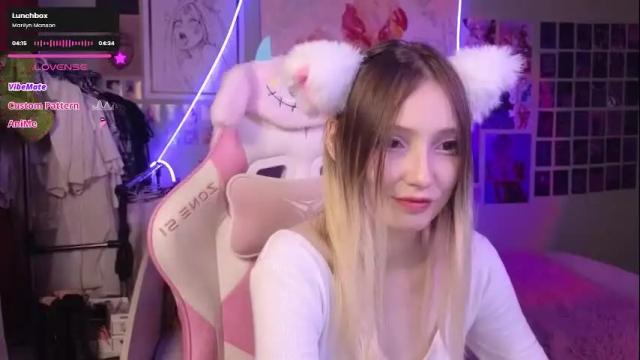 Image 7 of evie_rosen Stream on Chaturbate on 2 days ago