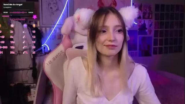 Image 8 of evie_rosen Stream on Chaturbate on 2 days ago