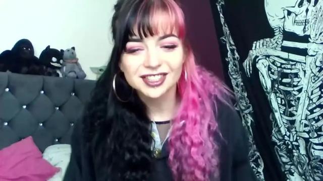 Image 4 of evieestonee Stream on Chaturbate on 18 months ago