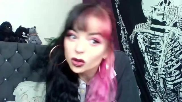 Image 6 of evieestonee Stream on Chaturbate on 18 months ago