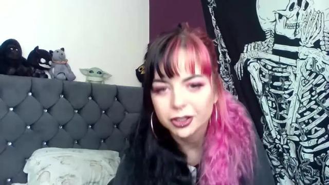 Image 8 of evieestonee Stream on Chaturbate on 18 months ago