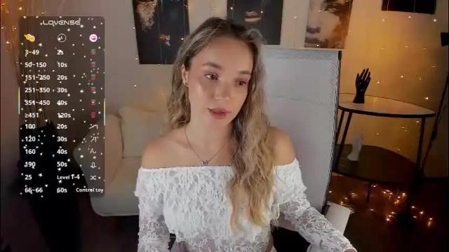 Image 4 of eviegreens Stream on Chaturbate on 2 months ago