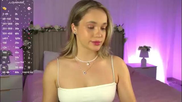 Image 2 of eviegreens Stream on Chaturbate on 1 month ago