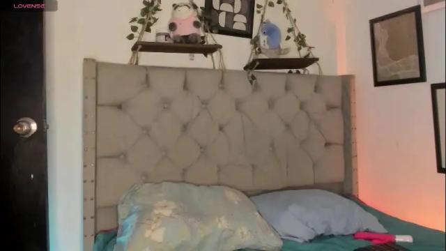 Image 6 of evieh1_ Stream on Chaturbate on 2 months ago